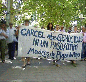 Último momento – Organismos de DDHH en la plaza con las madres
