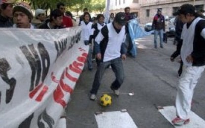 Noticias- Mendoza: Un «picado callejero» para protestar contra Jaque