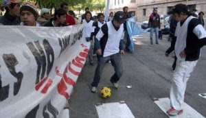 Noticias- Mendoza: Un «picado callejero» para protestar contra Jaque