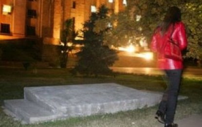 Noticias- Mendoza: Las placas recordatorias por el Día de la Memoria fueron retiradas