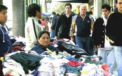 Ambulantes: Colegio de Abogados y cámara empresaria apoyan a Fayad