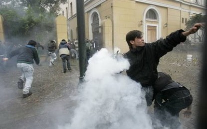 Detenidos unos 500 estudiantes durante protestas en Chile contra proyecto de ley