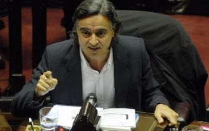 Macaluse: «Bennetton debe pagar, los pequeños productores no»