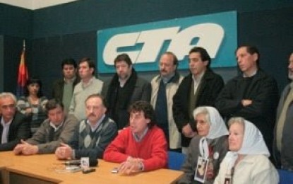 Masiva muestra de solidaridad con Pablo Micheli