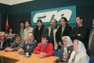 Masiva muestra de solidaridad con Pablo Micheli