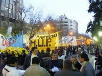 Movilización en defensa de la democracia en Mendoza