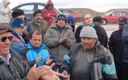 Ypefianos vuelven a bloquear la refinería