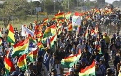 Miles de cruceños le dicen Sí a Evo para el revocatorio del 10 de agosto