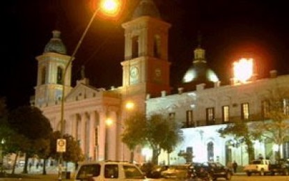 Encuentro de asambleas molesta a los gobernantes: detienen a dos personas que distribuían información en la calle