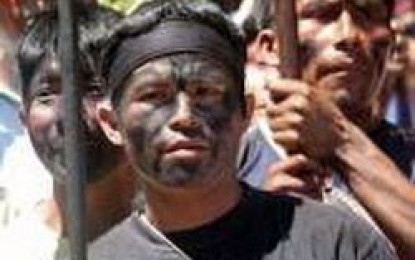 Tregua tensa y expectante en conflicto indígena en Perú