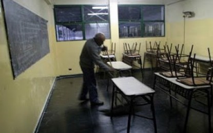 La baja de 198 celadores enfrenta al Gobierno jaquista y al cobismo