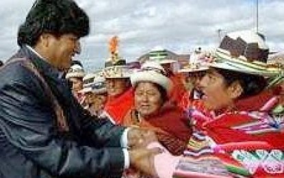 Sectores sociales ratifican apoyo a Evo Morales