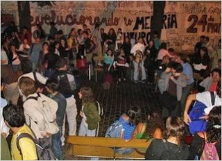 Paran los docentes universitarios