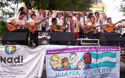 Mural por derechos de las mujeres y campaña por Juana Azurduy en el billete de $100