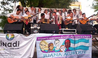 Mural por derechos de las mujeres y campaña por Juana Azurduy en el billete de $100