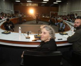 Poniatowska: si no hay verdad y justicia, el 2 de octubre puede asolarnos de nuevo