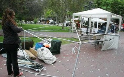 Los artesanos continuarán en la Justicia la pelea por los puestos