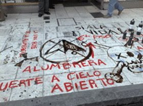Hubo marcha y escrache contra Minera La Alumbrera