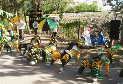 Murgas que bailan todo el año
