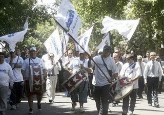Empleados bancarios se manifestaron en el microcentro mendocino