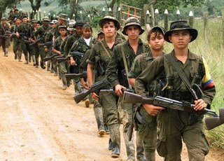 Las Farc no responden militarmente al ejército ecuatoriano