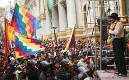 Gobierno boliviano garantiza realización de referendo constitucional