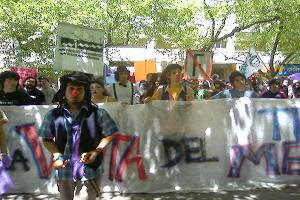 Multisectorial de la cultura protestó contra la venta del Teatro Mendoza