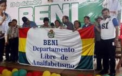 Evo Morales declara a Bolivia territorio libre de analfabetismo