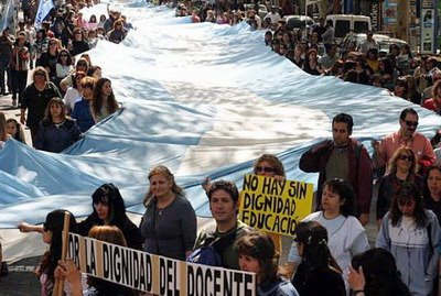 El martes empieza la discusión salarial en las paritarias estatales