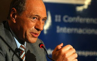 Eugenio Zaffaroni: “Scioli se equivocó al dar autonomía a la Policía”