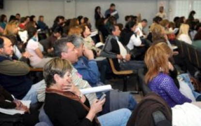Docentes cuestionan cómo cumplirá DGE promesas de calidad