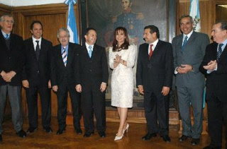 Visita y promesas de Cristina: según Mancinelli así no se distribuye la riqueza