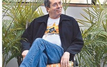 César Aira: “trato de escribir buenas novelas, pero me salen cosas raras”