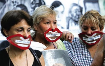 Más de 3.000 personas recorrieron ayer en repudio al golpe del ‘76