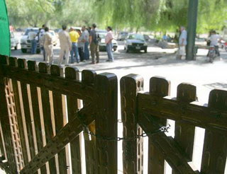 Empleados del zoológico en huelga