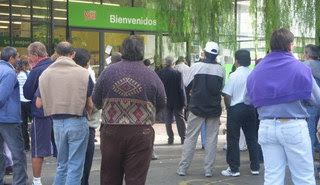 Empleados del CEC comenzaron hoy una serie de protestas contra VEA