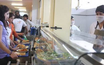 Los estudiantes se oponen al aumento en el comedor