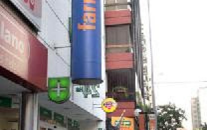 Denuncia penal por la llegada de Farmacity