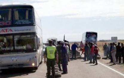 Despidos de municipales y corte en la ruta 40 en la entrada a Malargüe