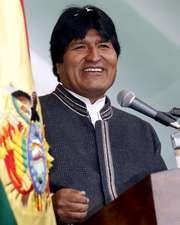 Evo Morales recibe título Honoris Causa en Argentina a nombre de los movimientos sociales