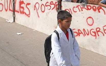 La Justicia frenó la construcción del muro en San Isidro y los vecinos terminaron de derribarlo