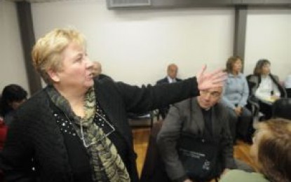 Ampros rechaza la oferta salarial y teme por posibles acuerdos sectoriales