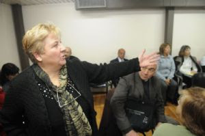 Ampros rechaza la oferta salarial y teme por posibles acuerdos sectoriales