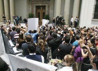 Guatemala: tras el video del escándalo, Colom asegura que nunca pensó en renunciar