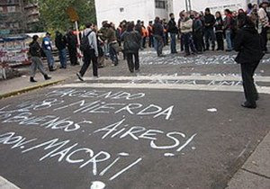 La patota de Macri desaloja la Huerta Orgazmika