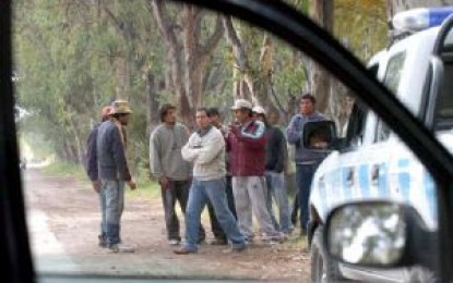 Denuncian en San Rafael pésimas condiciones de vida de 200 cosechadores