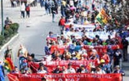 Evo Morales emite decretos que amplían beneficios laborales y acortan a 90 días derecho a indemnización