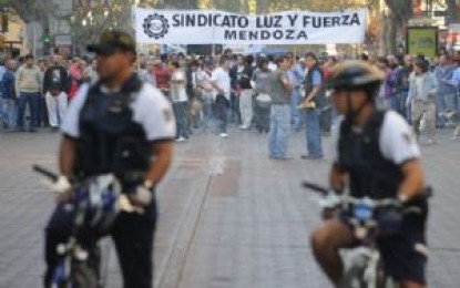 Hubo movilización de los trabajadores de Luz y Fuerza