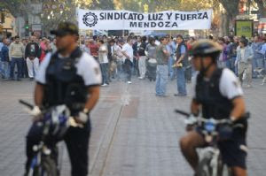 Hubo movilización de los trabajadores de Luz y Fuerza