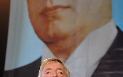 Kirchner criticó a los empresarios que hablan de crisis “cuando hay que pagarle a los trabajadores”